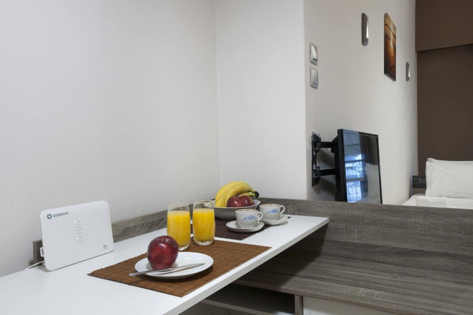 Studio Next To Agios Nikolaos Church Атина Екстериор снимка