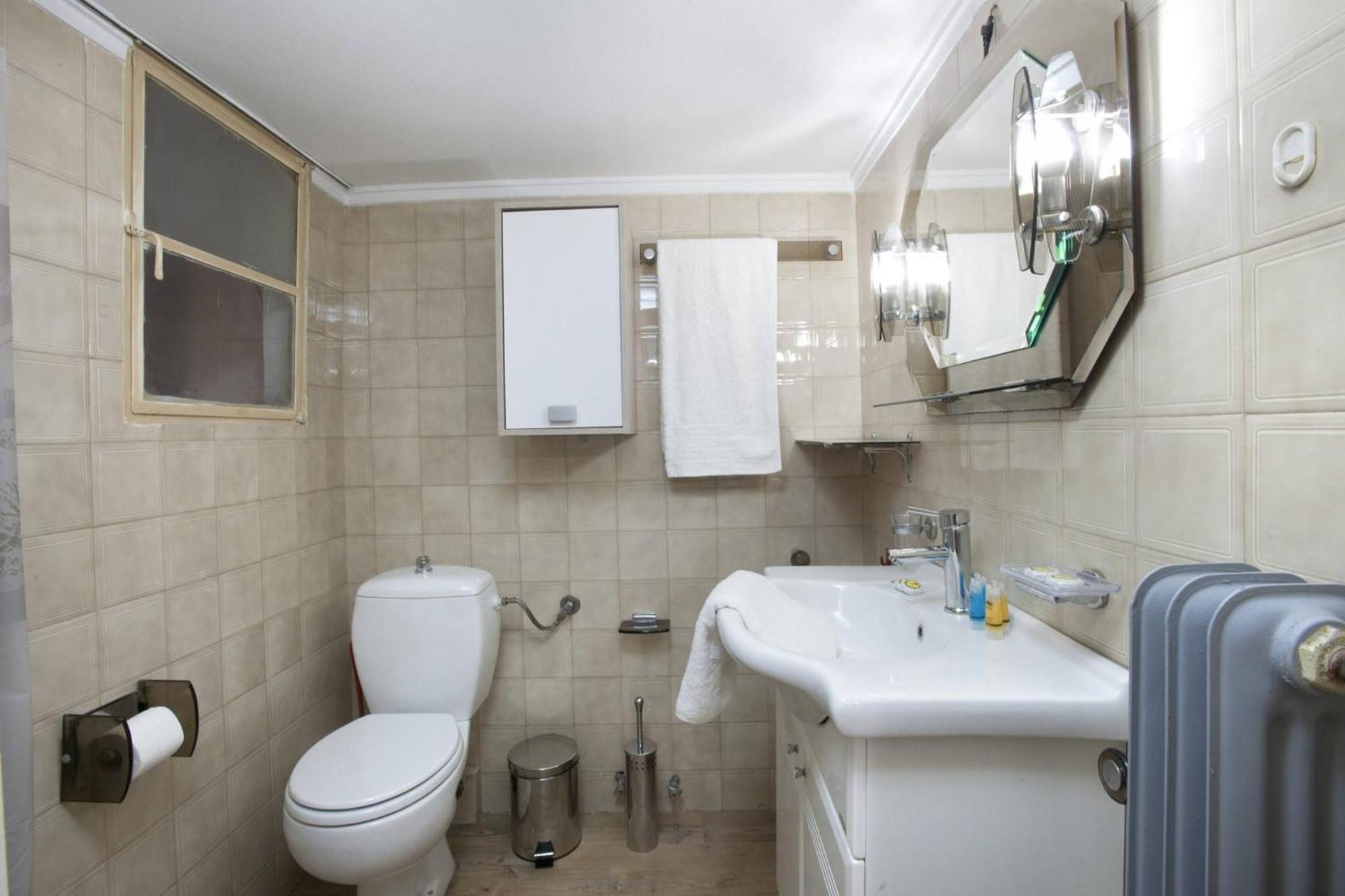 Studio Next To Agios Nikolaos Church Атина Екстериор снимка